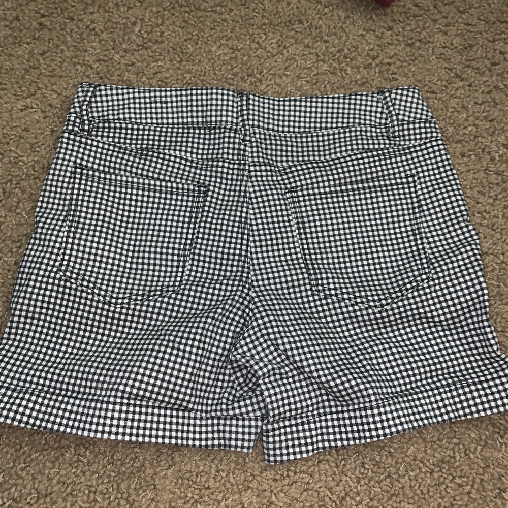 Shorts - Picture 2 of 4